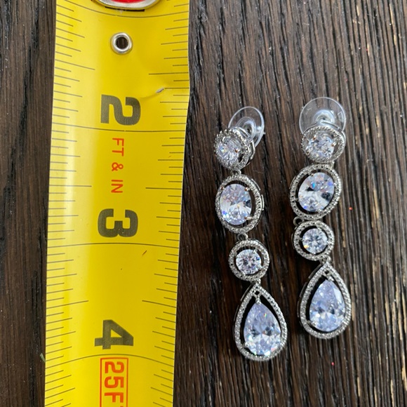 NWOT rhinestone drop earrings - Picture 5 of 6